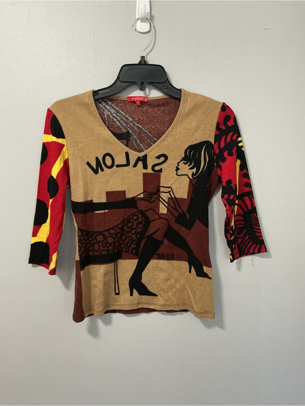 VTG Noun Paris Graphic Women’s Sweater Top Size Small Fitted Baby Tee Crop Artsy